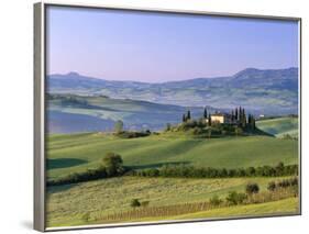 Val d'Orcia, Countryside View, Farmhouse and Green Grass and Hills, Tuscany, Italy-Steve Vidler-Framed Photographic Print