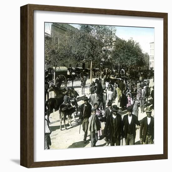 Valencia (Spain), the Feria at the Santa Lucia Gate, Circa 1885-1890-Leon, Levy et Fils-Framed Photographic Print