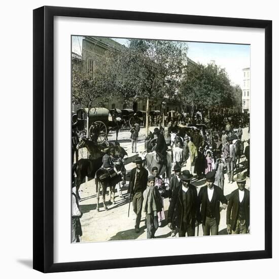 Valencia (Spain), the Feria at the Santa Lucia Gate, Circa 1885-1890-Leon, Levy et Fils-Framed Photographic Print