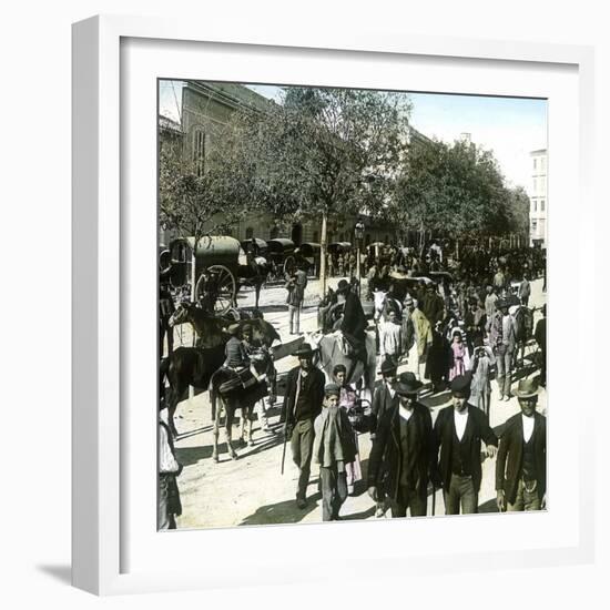 Valencia (Spain), the Feria at the Santa Lucia Gate, Circa 1885-1890-Leon, Levy et Fils-Framed Photographic Print