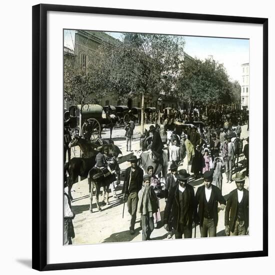 Valencia (Spain), the Feria at the Santa Lucia Gate, Circa 1885-1890-Leon, Levy et Fils-Framed Photographic Print