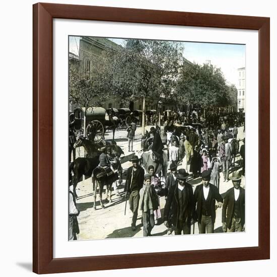 Valencia (Spain), the Feria at the Santa Lucia Gate, Circa 1885-1890-Leon, Levy et Fils-Framed Photographic Print