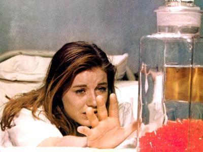 https://imgc.allpostersimages.com/img/posters/valley-of-the-dolls-patty-duke-1967_u-L-PH4FO80.jpg?artPerspective=n