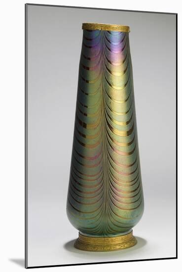 Vase à décor de plumes de paon-null-Mounted Giclee Print