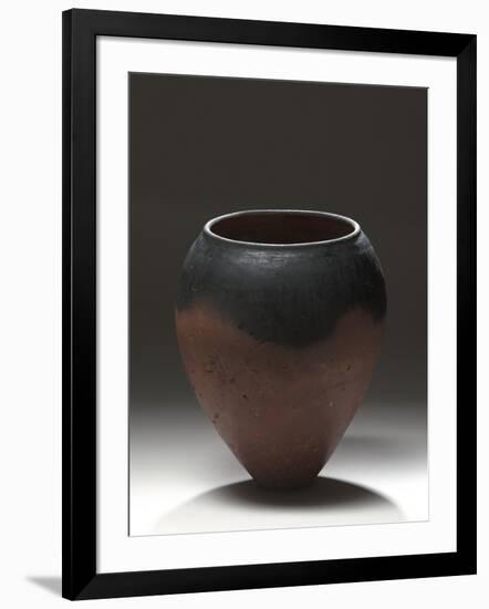 Vase à panse ovoïde et col resserré-null-Framed Giclee Print