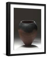 Vase à panse ovoïde et col resserré-null-Framed Giclee Print