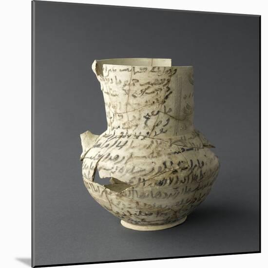 Vase inscrit-null-Mounted Giclee Print