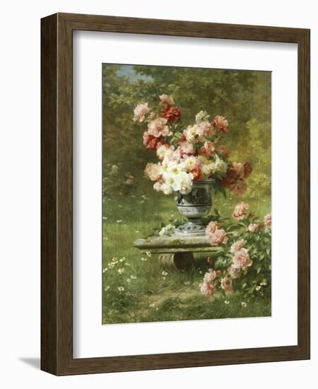 Vase Mit Pfingstrosen in Einem Garten-Louis Marie Lemaire-Framed Giclee Print