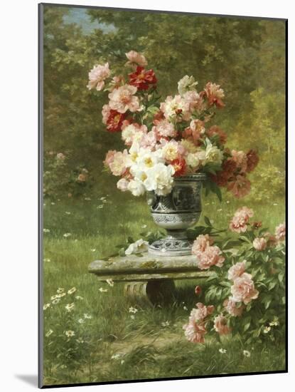 Vase Mit Pfingstrosen in Einem Garten-Louis Marie Lemaire-Mounted Giclee Print