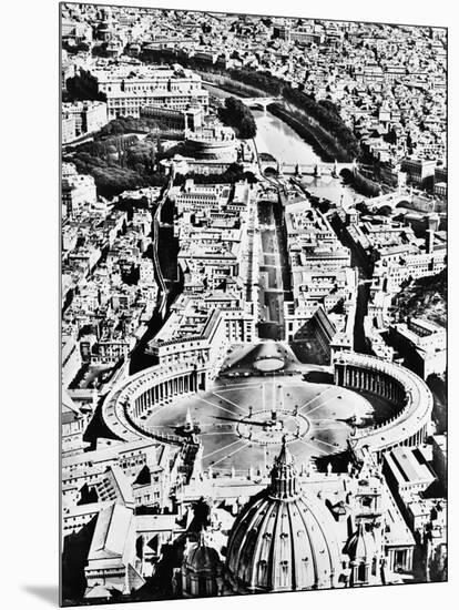 Vatican City-Bettmann-Mounted Photographic Print