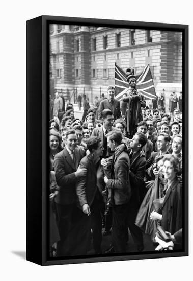 Ve Day Celebrations in London 1945-Nixon Greaves and-Framed Stretched Canvas