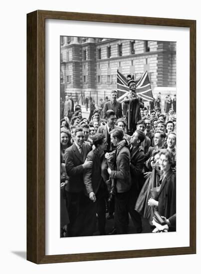 Ve Day Celebrations in London 1945-Nixon Greaves and-Framed Photographic Print