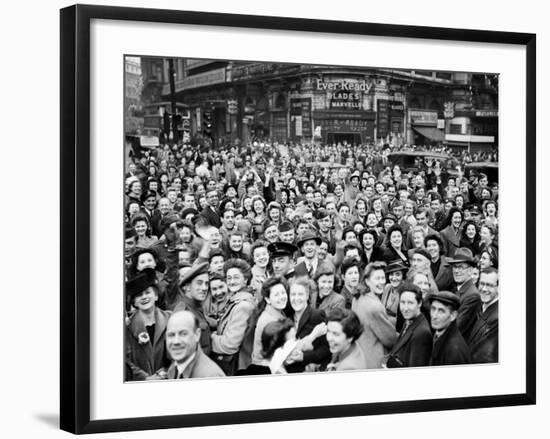 Ve Day Celebrations in London 1945-Nixon Greaves and-Framed Photographic Print