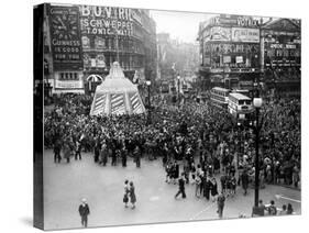 Ve Day Celebrations in London 1945-Nixon Greaves and-Stretched Canvas