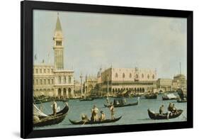 Venedig, Dogenpalast und Marcusplatz vom Bacino di San Marco-Canaletto (Giovanni Antonio Canal)-Framed Giclee Print