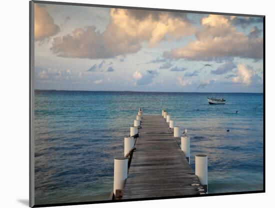 Venezuela, Archipelago Los Roques National Park, Gran Roque, Pier-Jane Sweeney-Mounted Photographic Print