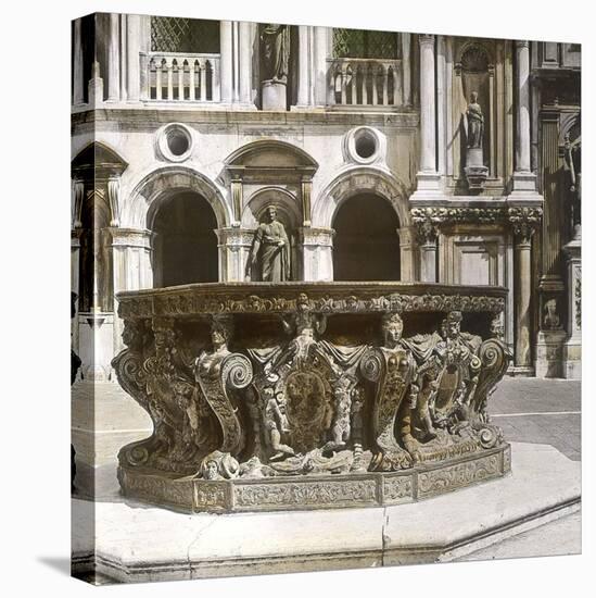 Venice (Italy), Courtyard of the Ducal Palace, the Well, Circa 1895-Leon, Levy et Fils-Stretched Canvas