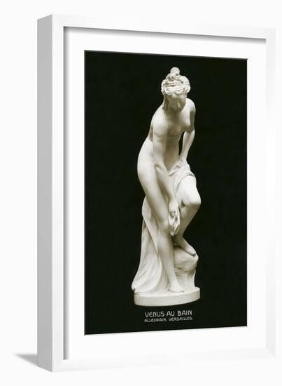 Venus Au Bain Statue-null-Framed Art Print