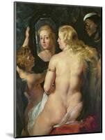 Venus before a mirror (1614 / 1615)-Peter Paul Rubens-Mounted Giclee Print