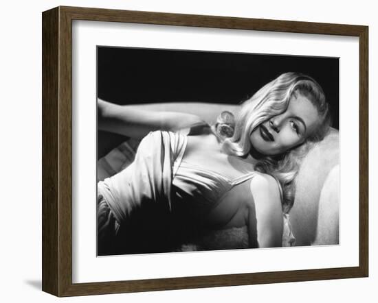 Veronica Lake, 1940-null-Framed Photographic Print