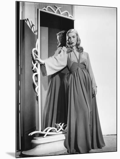 Veronica Lake, 1940-null-Mounted Photographic Print