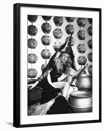 Veronica Lake, I Married a Witch, 1942-null-Framed Photographic Print