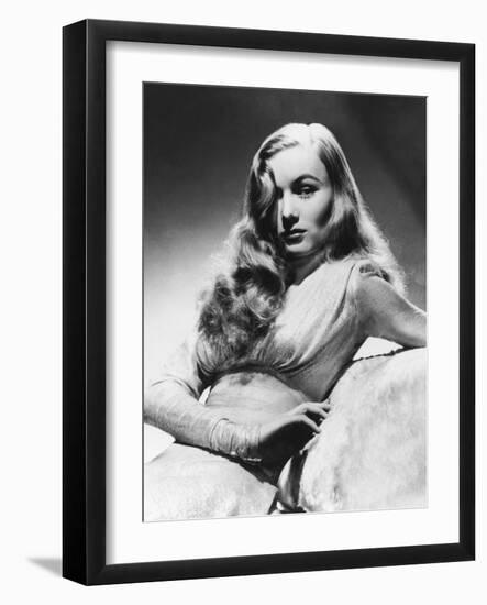 Veronica Lake, This Gun for Hire, 1942-null-Framed Photographic Print