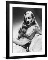 Veronica Lake, This Gun for Hire, 1942-null-Framed Photographic Print