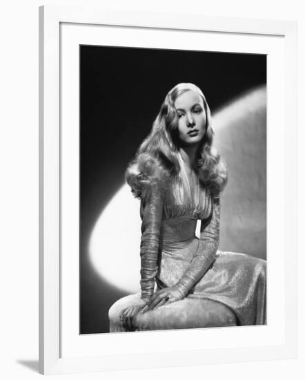 Veronica Lake, This Gun for Hire, 1942-null-Framed Photographic Print