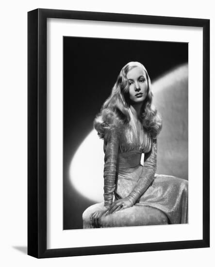 Veronica Lake, This Gun for Hire, 1942-null-Framed Photographic Print