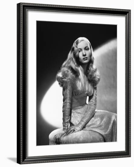 Veronica Lake, This Gun for Hire, 1942-null-Framed Photographic Print