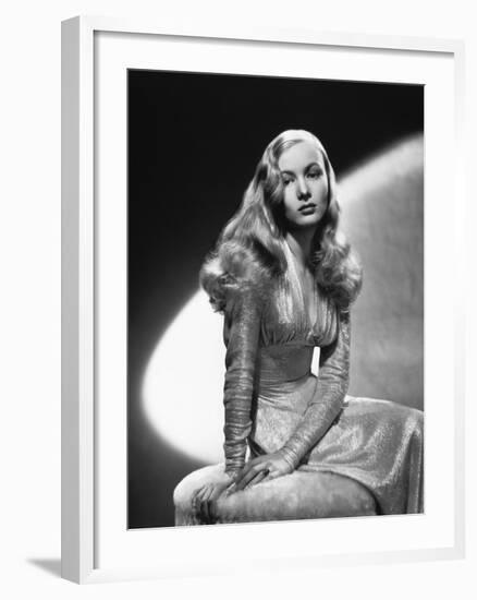 Veronica Lake, This Gun for Hire, 1942-null-Framed Photographic Print