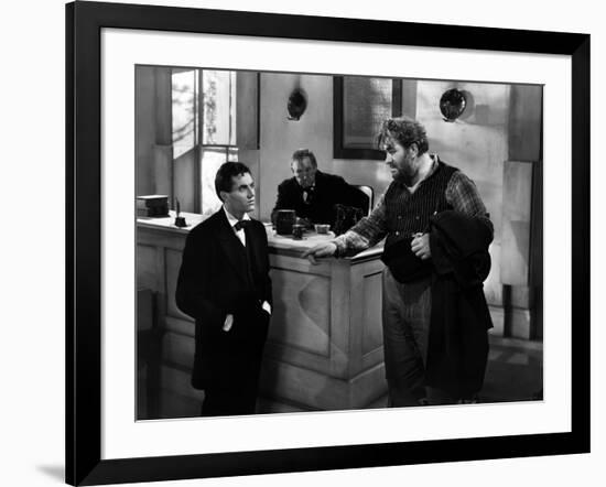 Vers sa destinee YOUNG MR. LINCOLN by JohnFord with Henry Fonda, Spencer Charters (le role du juge)-null-Framed Photo
