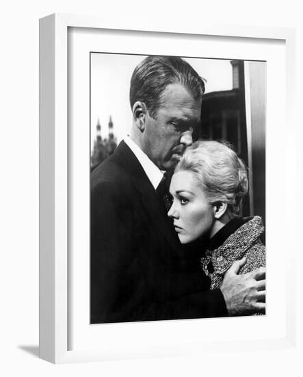 Vertigo, James Stewart, Kim Novak, 1958-null-Framed Photo