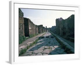 Via Di Nola, Pompeii, Campania, Italy-Christina Gascoigne-Framed Photographic Print