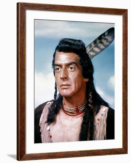 Victor Mature CHIEF CRAZY HORSE, 1955 directed by GEORGE SHERMAN (photo)-null-Framed Photo