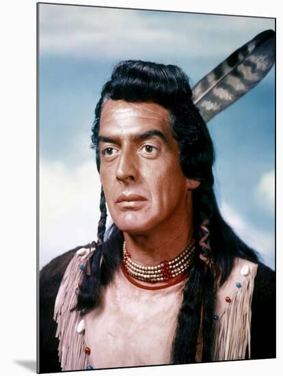 Victor Mature CHIEF CRAZY HORSE, 1955 directed by GEORGE SHERMAN (photo)-null-Mounted Photo