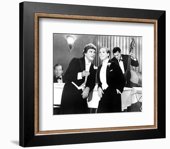 Victor Victoria (1982)-null-Framed Photo