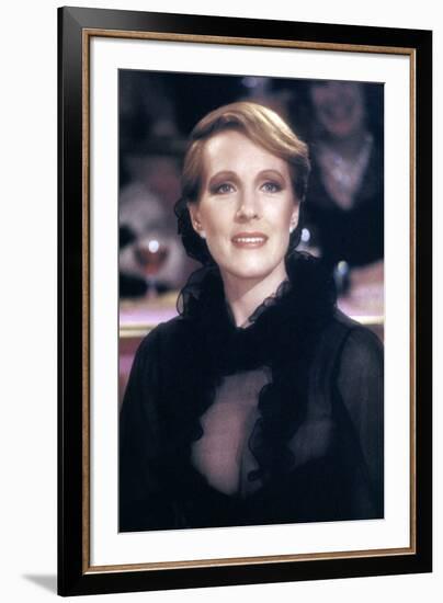 Victor Victoria (photo)-null-Framed Photo