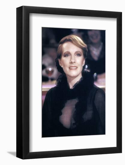 Victor Victoria (photo)-null-Framed Photo