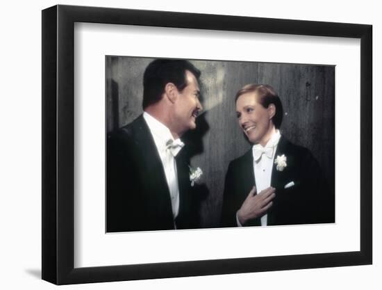 Victor Victoria (photo)-null-Framed Photo