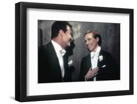 Victor Victoria (photo)-null-Framed Photo