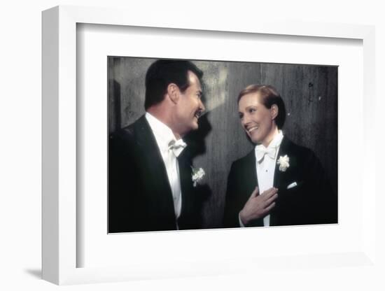 Victor Victoria (photo)-null-Framed Photo