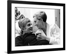 Victor Victoria (photo)-null-Framed Photo