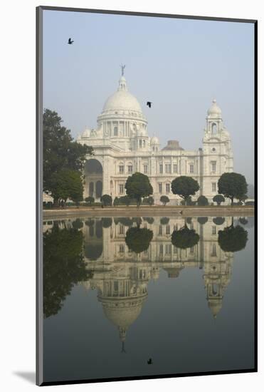 Victoria Memorial, Chowringhee, Kolkata (Calcutta), West Bengal, India, Asia-Bruno Morandi-Mounted Photographic Print