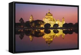 Victoria Memorial-Jon Hicks-Framed Stretched Canvas