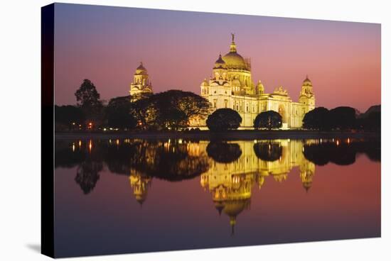 Victoria Memorial-Jon Hicks-Stretched Canvas