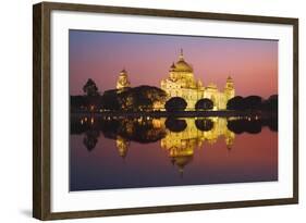 Victoria Memorial-Jon Hicks-Framed Photographic Print