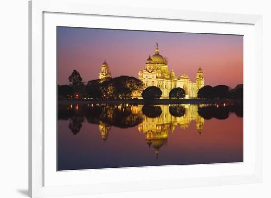 Victoria Memorial-Jon Hicks-Framed Photographic Print