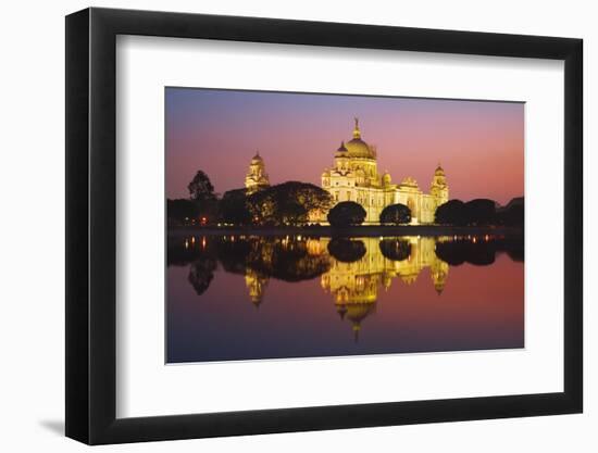 Victoria Memorial-Jon Hicks-Framed Photographic Print